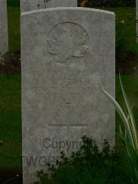 Etaples Military Cemetery - Baverstock, Harward Henry